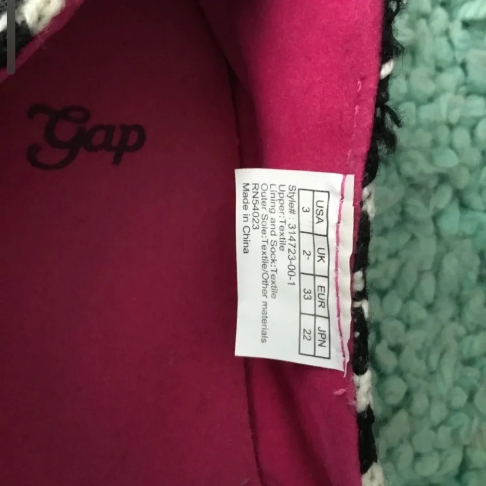Gap Kids Ballet Flat Shoe 3 US 2 UK 33 EU Black White Sweater Snowflake slipper